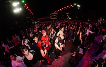 Dòng người đổ về Vinhomes Ocean Park 2 bất chấp mưa rét