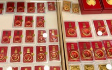 Có nên bán 5 cây vàng chốt lời để gửi tiết kiệm hưởng lãi suất 8%/năm?