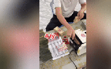 Xổ số miền Nam: Đoạn clip đại lý đếm tiền tỉ đổi thưởng độc đắc gây “sốt” mạng xã hội