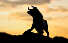 Một CTCK dự báo VN-Index sẽ tăng vượt đỉnh cũ vào năm sau, kịch bản tích cực có thể lên 2.188 điểm