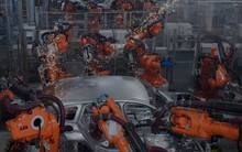 Sự hồi sinh của xe xăng: Lệnh cấm động cơ đốt trong được đề xuất hủy bỏ, nhiều hãng đồng loạt hủy kế hoạch làm xe điện