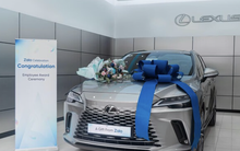 Một công ty ở Việt Nam thưởng cuối năm cho nhân viên bằng xe Lexus