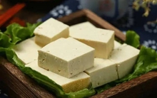 Người trên 65 tuổi có được ăn đậu phụ nhiều không? Bác sĩ: Hãy biết 3 điều này ngay từ đầu, đừng đợi đến khi nhập viện mới hoảng sợ!