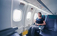 Vì sao không phải ai cũng được ngồi ghế cạnh cửa thoát hiểm trên máy bay?