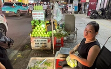 Ớt ra vỉa hè, giá cao ngất