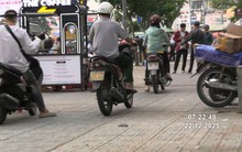 107 xe máy đi trên vỉa hè có biển số sau nhanh chóng nộp phạt nguội theo Nghị định 168