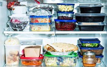 Sai lầm khi cất thực phẩm khiến tủ lạnh nhanh hôi, dễ nhiễm khuẩn