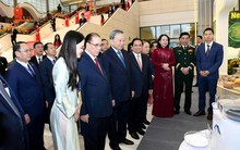 Tổng Bí thư Tô Lâm, Thủ tướng Phạm Minh Chính thăm gian hàng doanh nghiệp Việt sở hữu mỏ vật liệu công nghệ cao hàng đầu thế giới