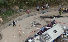 Lãnh đạo tỉnh Lào Cai trực tiếp chỉ đạo tại hiện trường vụ lật xe của đoàn thiện nguyện khiến 9 người tử vong