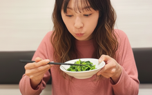 Nữ kế toán bị gan nhiễm mỡ nặng vì ăn loại rau này luộc suốt 6 tháng để giảm cân