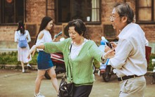 Dù ngồi trên "núi tiền" vẫn bị con cái né tránh: 4 kiểu cha mẹ càng về già càng khiến con sợ sống chung