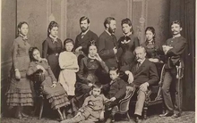 3 thế hệ nuôi dưỡng 16 NHÂN TÀI hàng đầu: Rốt cuộc điều gì giúp gia tộc này liên tục xuất hiện người kiệt xuất? Câu trả lời không ngờ!