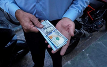 Quốc gia quan trọng của BRICS chứng kiến nền kinh tế lao dốc, đồng nội tệ mất giá nghiêm trọng, 1,45 triệu đơn vị mới đổi được 1 USD