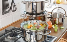 Cái gì “Miệng rộng nhưng không ăn, bụng sâu mà chẳng no”?: Là thứ quen thuộc trong bếp