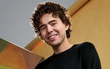 Bỏ học, từng bị FBI đột kích khám xét căn hộ, chàng founder 27 tuổi bất ngờ trở thành tỷ phú tự thân bậc nhất, hiện điều hành startup 9 tỷ USD