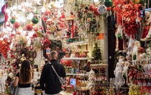 Khung cảnh rực sáng tại Hàng Mã đã trở lại