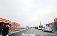 Đấu giá đất vùng quê: Chưa lên sàn 'cò đất' đổ về gây náo loạn