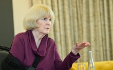 Giáo sư Mỹ nhận giải 500.000 USD từ tỷ phú Phạm Nhật Vượng: Chưa từng đến nơi nào bác sĩ tận tâm trọn vẹn vì bệnh nhân như Việt Nam