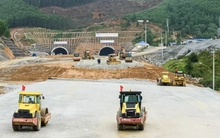 Thủ tướng phê bình 34 bộ, ngành, địa phương giải ngân đầu tư công chậm trễ