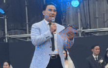 MC Quyền Linh sao thế này?