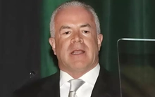 Phong tỏa tài khoản của ông chủ Hoa hậu Hoàn vũ