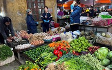 "Chủ nhà hàng ra chợ mua con cá, lá rau, sạp hàng nào có hóa đơn chứng từ thì khả năng cao sẽ được chọn"