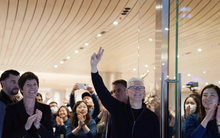 Thách thức mới chờ CEO Apple Tim Cook