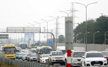Mùng 4 Tết: Phương tiện ùn dài tại cửa ngõ Thủ đô