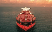 Tàu chở 130.000 tấn dầu nhiên liệu chìm tại cảng Leningrad sau tiếng nổ