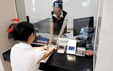 Người phụ nữ gửi tiết kiệm 1,4 tỷ đồng, vừa ra khỏi cửa nhận được tin nhắn trừ 348 triệu đồng, ngân hàng thẳng thừng: Chúng tôi không chịu trách nhiệm