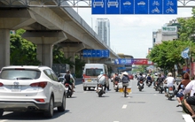 Tách làn để giảm tai nạn cho xe máy, khả thi không?