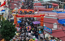 Sôi động các tour du lịch hành hương đầu năm mới