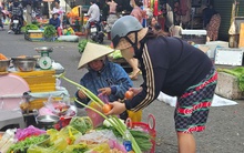 Mùng 5 Tết, giá khổ qua bất ngờ tăng mạnh