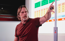 Bậc thầy thiết kế chip từng làm việc tại Intel nổi giận: Bán Intel lúc này không phải “mở khóa giá trị”, mà là bán tống bán tháo!