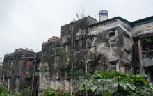 Cận cảnh hàng loạt chung cư cũ nát ở trung tâm TP Hạ Long