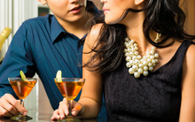 Nghiện trả tiền boa, nữ kế toán biển thủ hơn 15 tỷ đồng cho trai đẹp