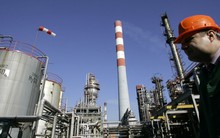 Khủng hoảng năng lượng bủa vây 1 quốc gia châu Âu: ‘Ông trùm’ xăng dầu bị hàng loạt ngân hàng nước ngoài đóng tài khoản vì có liên hệ với gã khổng lồ năng lượng Nga, chưa tìm thấy lối thoát