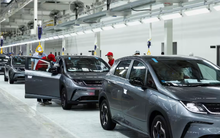 Buồn của trung tâm sản xuất ô tô lớn nhất Đông Nam Á: Sản lượng lao dốc 18 tháng liên tiếp, xe điện Trung Quốc 'chèn ép' thị phần - Người trong cuộc thừa nhận: 'tôi rất sốc'
