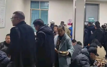 Rầm rộ trào lưu giả tang quyến, đột nhập nhà tang lễ vì một lý do khó tưởng