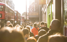 Buồn của nền kinh tế lớn thứ 2 châu Âu: Lạm phát từng lên tới 11%, người trẻ lũ lượt rời đi vì giá nhà cao gấp 12 lần thu nhập, đi thuê nhà cũng mất 1 nửa tiền lương