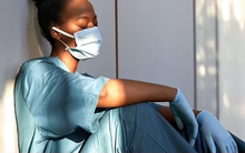 Kiện đồng nghiệp không pha trà cho mình, nữ y tá được bồi thường 1,3 tỷ đồng