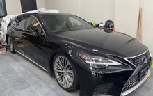 Lexus LS 500 để không hai năm bán lại hơn 5 tỷ, dù vô-lăng có vết mốc nhưng người bán khẳng định: 'Xe mới 100%, gần như chưa sử dụng'