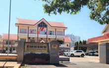 Đáng bị kỷ luật cảnh cáo, 1 nữ hiệu trưởng chỉ bị... phê bình!