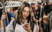 Tại sao GenZ bị gắn mác ‘thế hệ lo âu’ - Hiệu trưởng trường tư thục hàng đầu Anh Quốc cảnh báo cha mẹ cần NGỪNG NGAY 2 hành động này để ‘giải cứu’ con cái