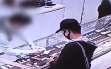 Thấy người đàn ông mua 3kg vàng rồi vội vàng rời đi, chủ tiệm nhanh trí báo công an: Thành công trấn áp 7 băng nhóm tội phạm, bắt giữ 36 đối tượng