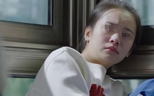 Con gái chỉ thiếu 1 điểm là đỗ đại học top 1 cả nước, mẹ nhờ người kiểm tra hộ, 11 chữ con ghi trên bài thi khiến bà điếng người