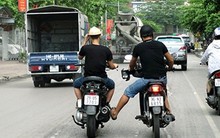 Xe hết xăng nhờ xe khác đẩy hộ - nếu gây tai nạn có thể bị phạt lên đến bao nhiêu tiền theo Nghị định 168?