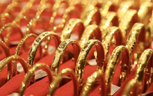 Ngày 8/2: Giá vàng thế giới quay đầu giảm mạnh, vàng SJC, vàng nhẫn trong nước diễn biến bất ngờ