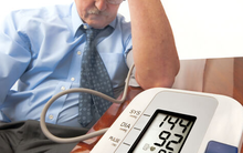 Giám đốc công ty trên sàn chứng khoán xin nghỉ việc vì huyết áp cao