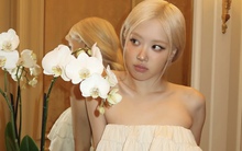 Rosé làm điều chưa từng thử tại show Saint Laurent, nhìn rất hợp “thiên tài khuôn mặt” nhưng không có khung hình chung